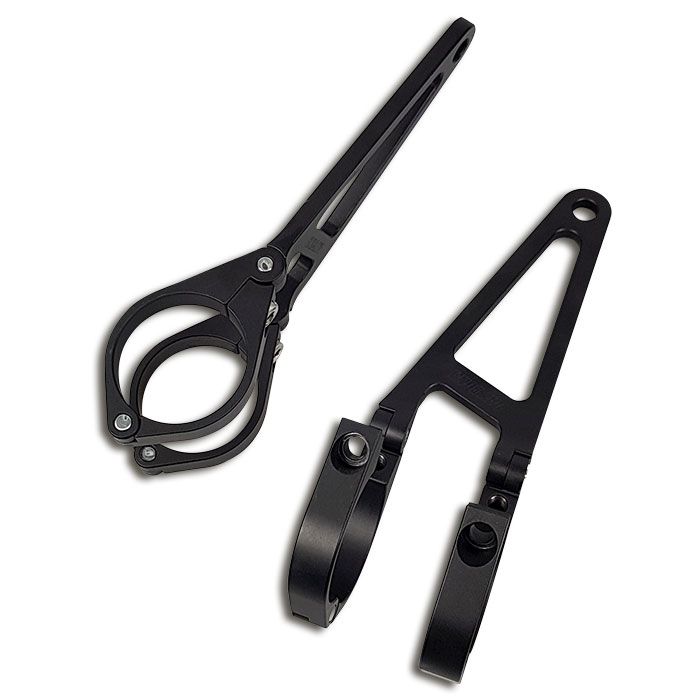 Lampenhalter mit seitlich zu öffnenden Halteschellen