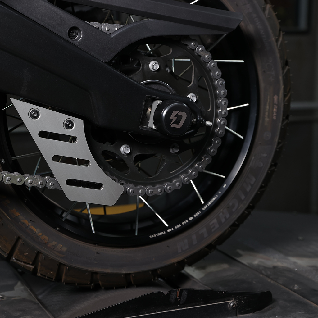 Montagebeispiel Dynojet Axlecovers hinten für Harley Davidson Pan America