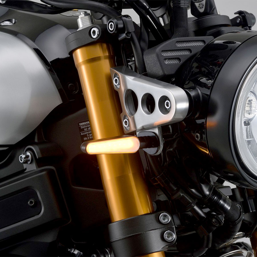 LED-Blinker Ray mit sequentiellem Lauflicht montiert