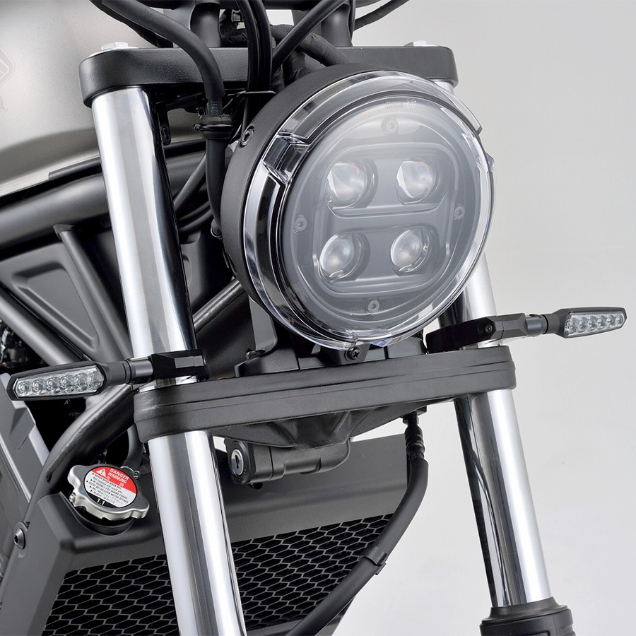 Blinkerhalter mit Kabelinnenführung, Aluminium CNC-gefräst und schwarz eloxiert