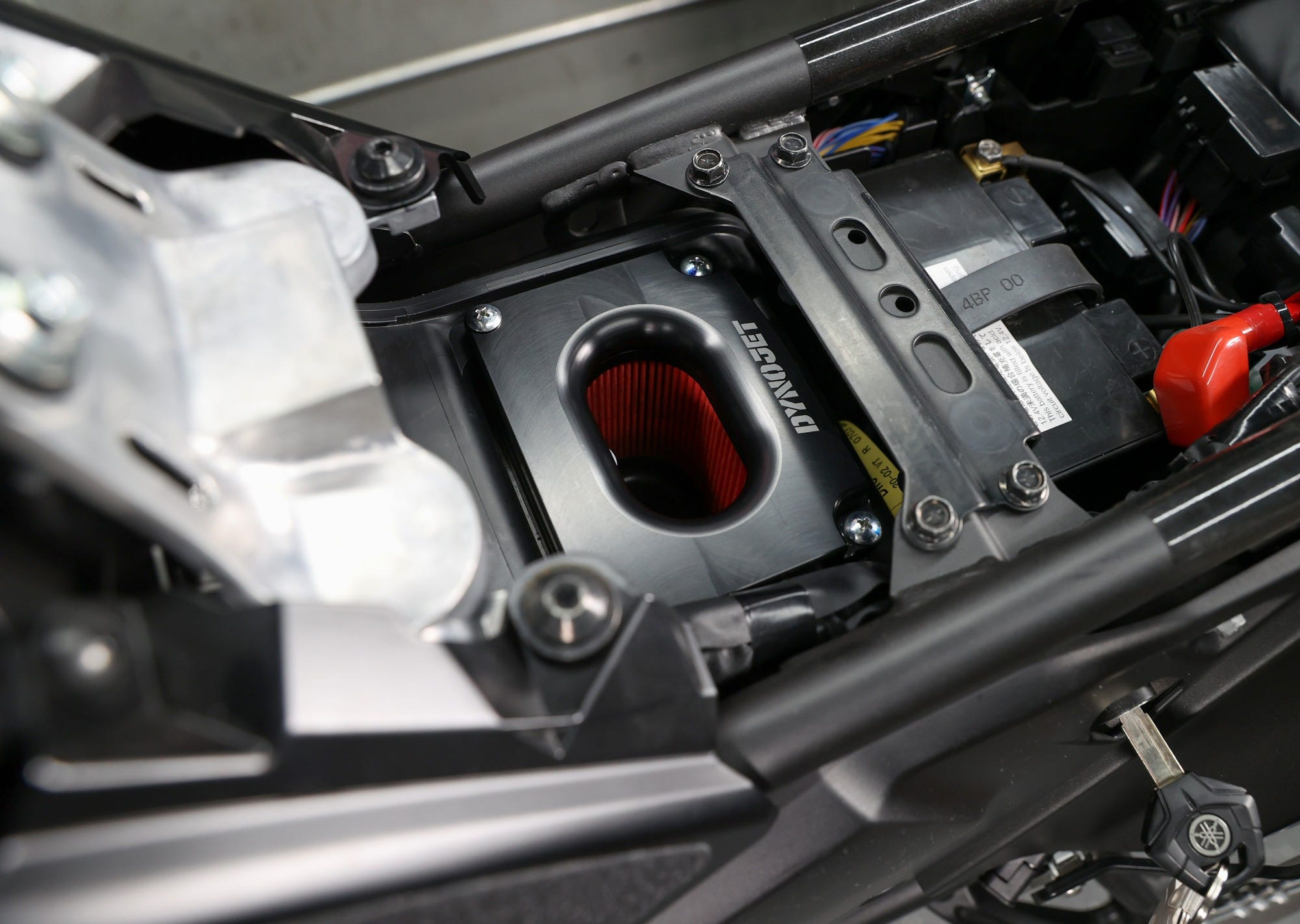 Stage 2 Kit aus Dynojet Luftfilterdeckel und Powervision 3 für Yamaha MT-07